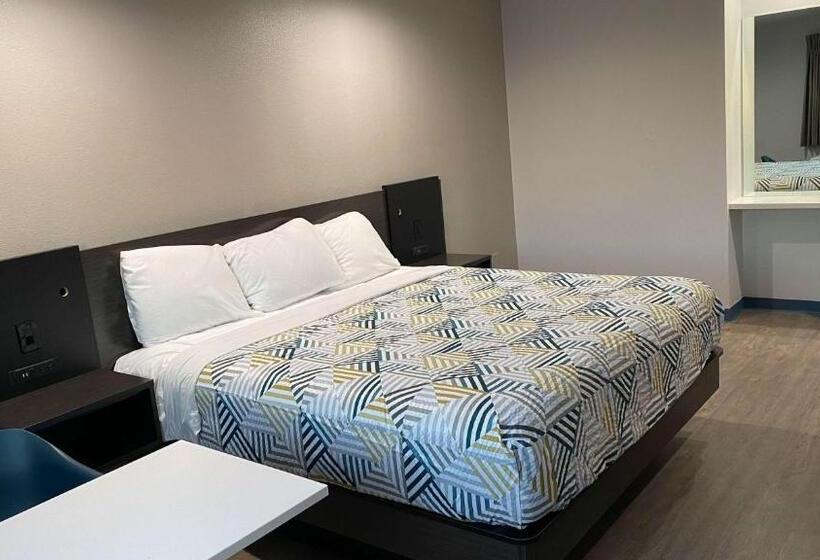 장애인을 위한 킹사이즈 침대 스탠다드 룸, Motel 6 Bullhead City, Az  Laughlin