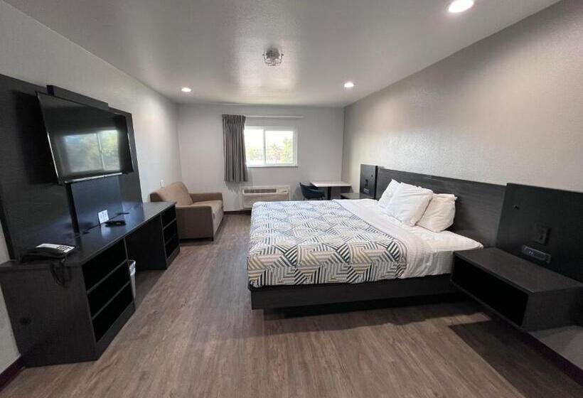 스탠다드 룸 킹사이즈 침대, Motel 6 Bullhead City, Az  Laughlin