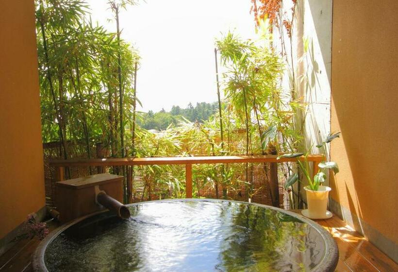 جناح مزود بتراس, Nasubi No Hana