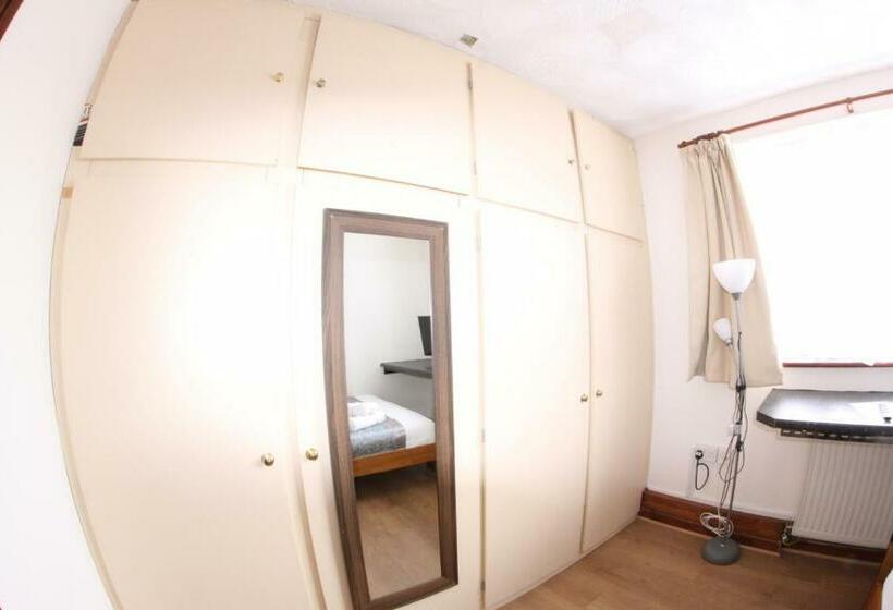 标准间, College Street Abode