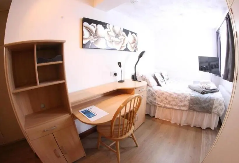 デラックスルーム, College Street Abode