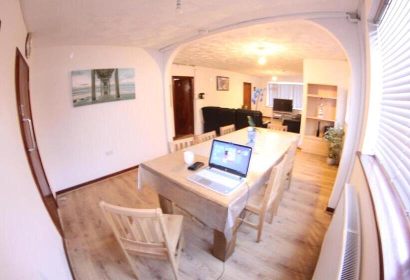 豪华房间, College Street Abode