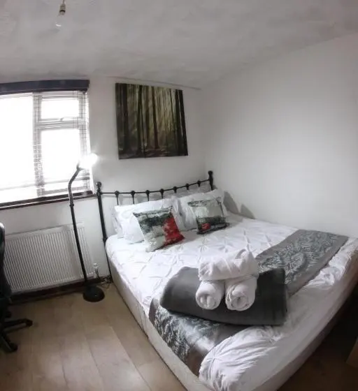 スタンダードルーム, College Street Abode