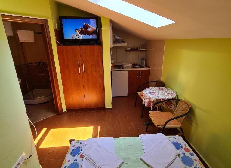 اتاق استاندارد یک نفره, Apartments Lucic