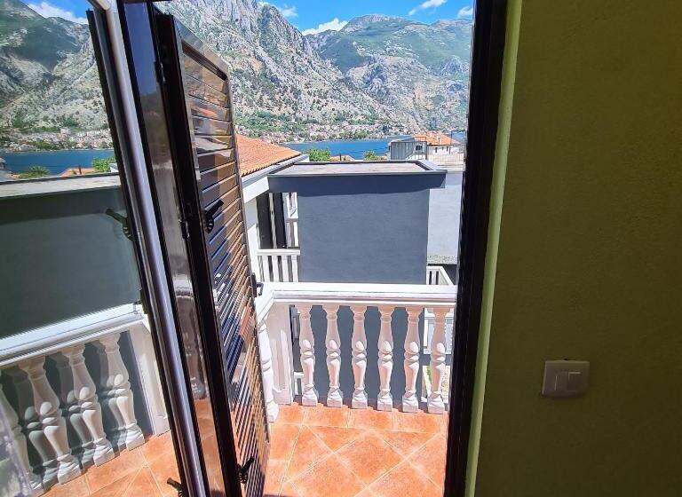 اتاق استاندارد با بالکن, Apartments Lucic