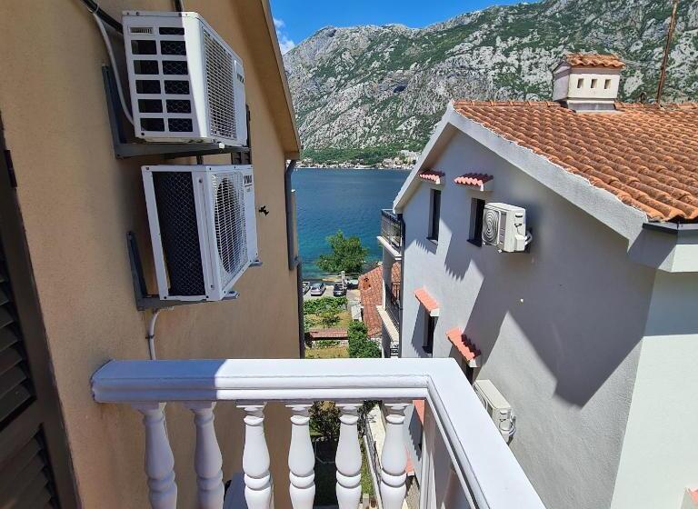 اتاق استاندارد با بالکن, Apartments Lucic