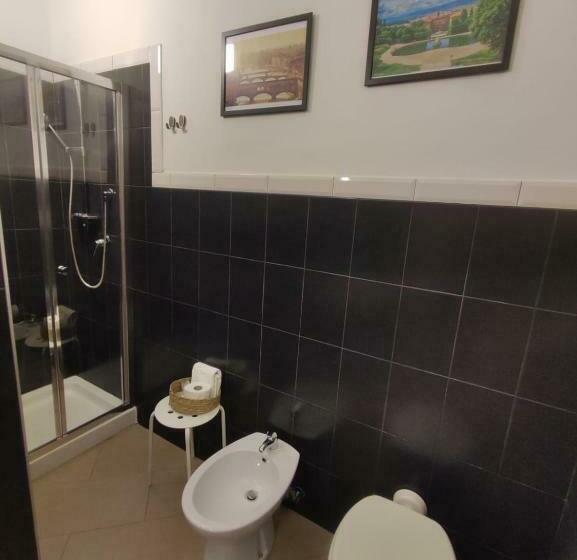 Economy Quadruple Room, La Petite Maison