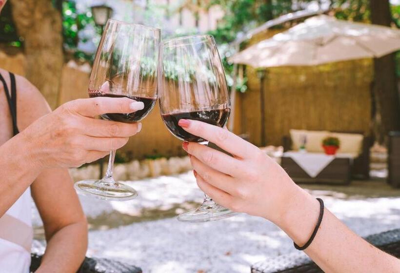 سوییت جونیور, La Petite Maison