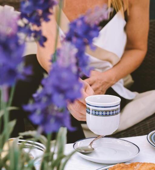 سوییت جونیور, La Petite Maison