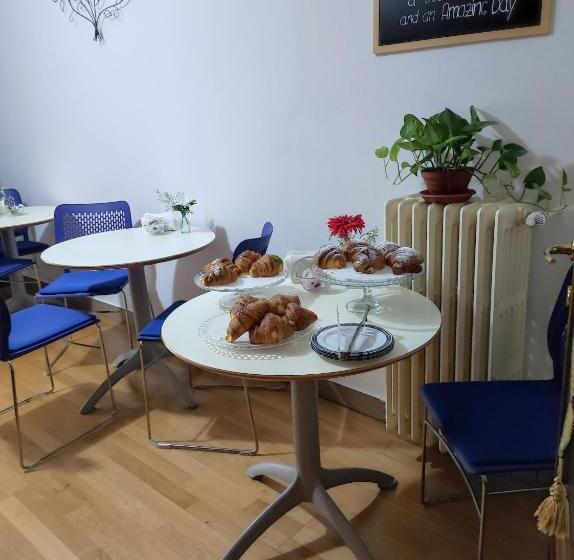 اتاق کلاسیک چهارنفره, La Petite Maison