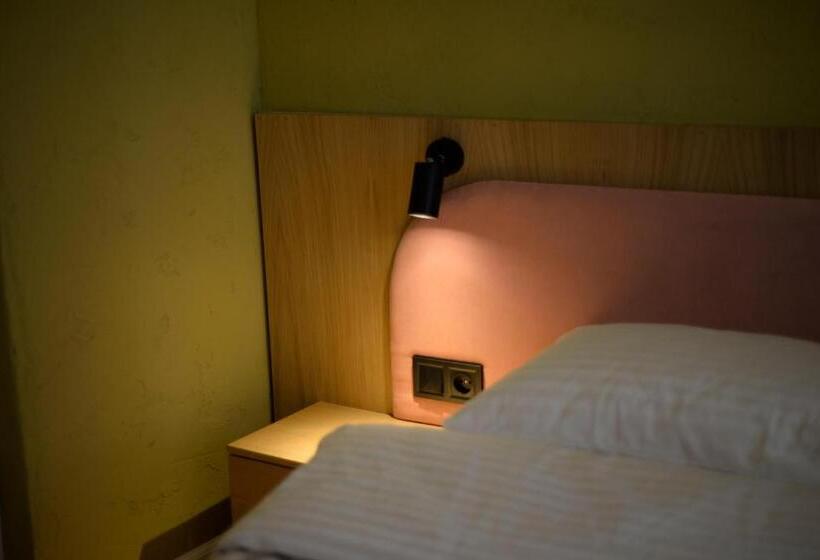 اتاق استاندارد سه نفره, Kyiv Boutique Apartments