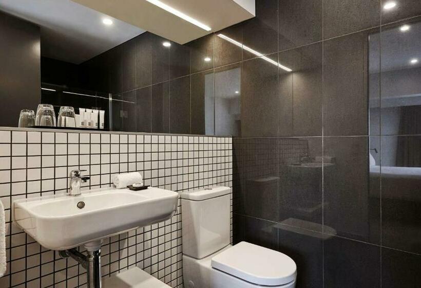 חדר סטנדרט עם מיטת קינג, Travelodge Hotel Auckland Wynyard Quarter