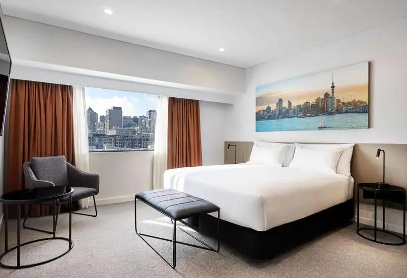 キングサイズベッドのスタンダードルーム, Travelodge Hotel Auckland Wynyard Quarter
