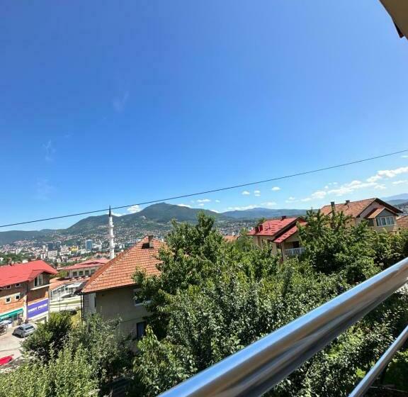 اتاق لوکس, Apartman Ejna