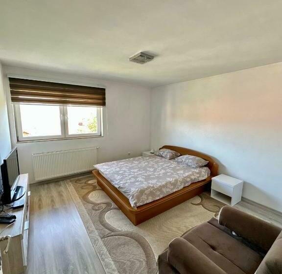 اتاق لوکس, Apartman Ejna