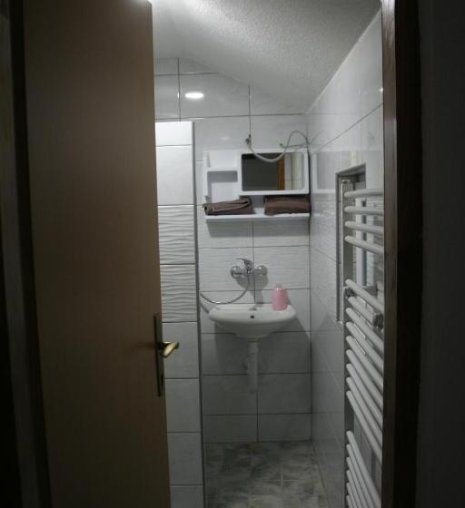 اتاق لوکس با بالکن, Apartmani Babići