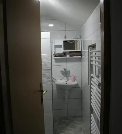 اتاق لوکس با بالکن, Apartmani Babići