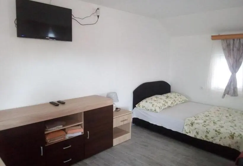 اتاق لوکس با بالکن, Apartmani Babići