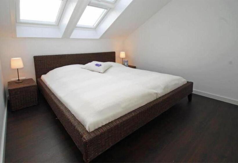 1 Sovrums Lägenhet, Yachthafenresidenz