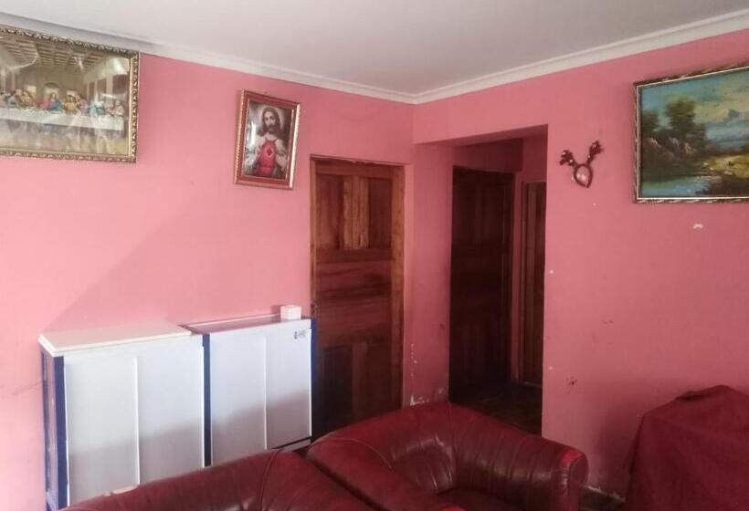 חדר קלאסי לארבעה, Santa Ana Departamentos