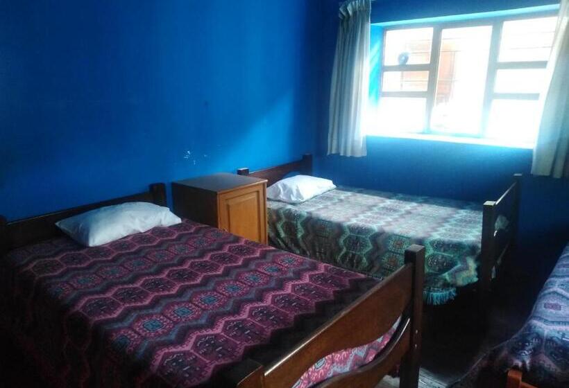 חדר קלאסי לארבעה, Santa Ana Departamentos