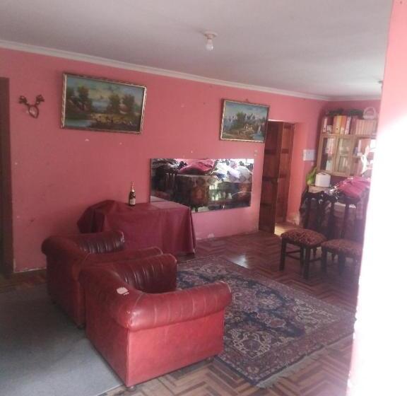 Quarto Familiar, Santa Ana Departamentos