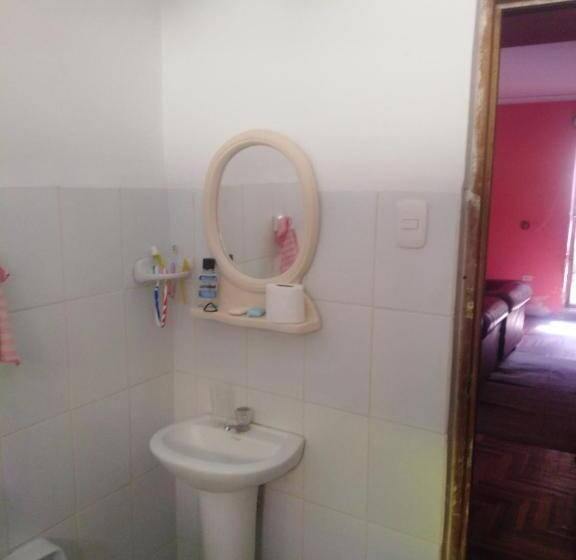 חדר משפחתי, Santa Ana Departamentos