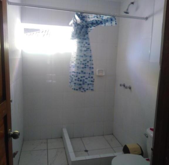 חדר משפחתי, Santa Ana Departamentos