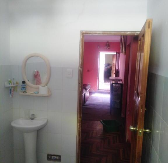 חדר משפחתי, Santa Ana Departamentos