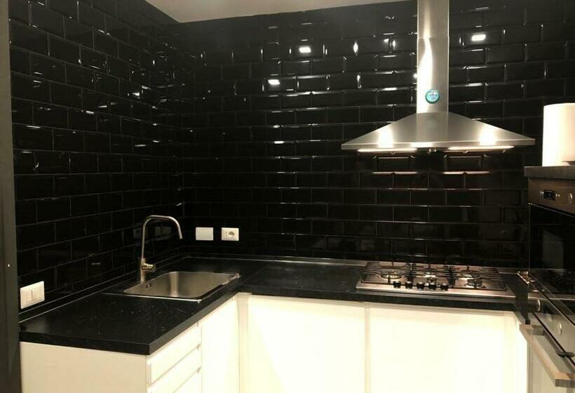 اتاق استاندارد با بالکن, Linda S Guest House