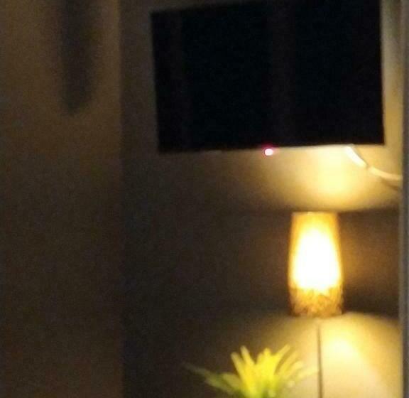 اتاق استاندارد با بالکن, Linda S Guest House