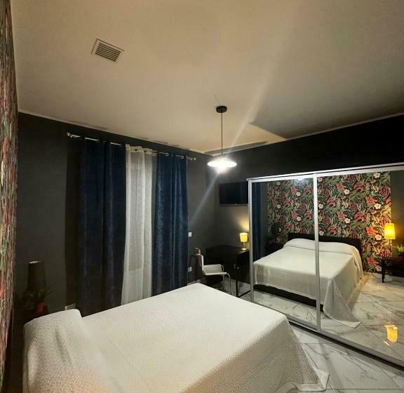 اتاق استاندارد با بالکن, Linda S Guest House