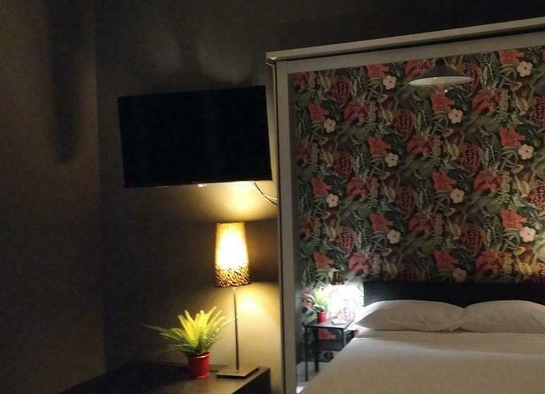 اتاق استاندارد با بالکن, Linda S Guest House