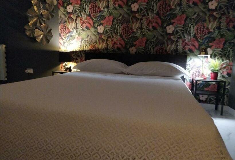 اتاق استاندارد با بالکن, Linda S Guest House