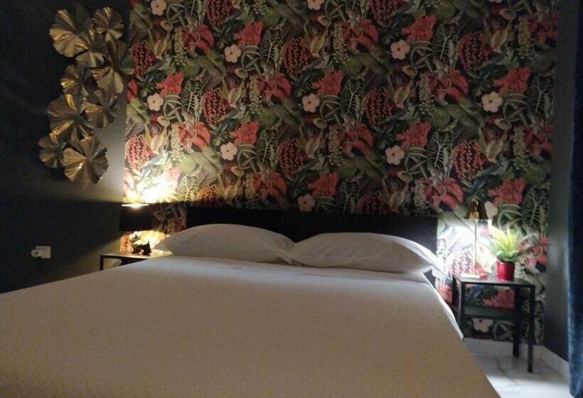 اتاق استاندارد با بالکن, Linda S Guest House