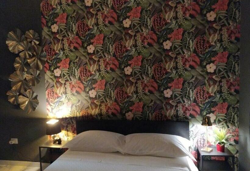 اتاق استاندارد با بالکن, Linda S Guest House