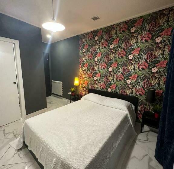 اتاق استاندارد با بالکن, Linda S Guest House