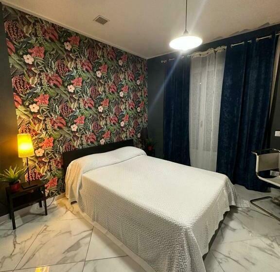 اتاق استاندارد با بالکن, Linda S Guest House