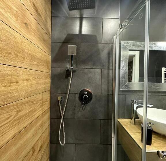 اتاق استاندارد با بالکن, Linda S Guest House