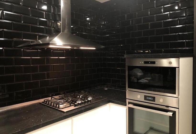 اتاق استاندارد, Linda S Guest House