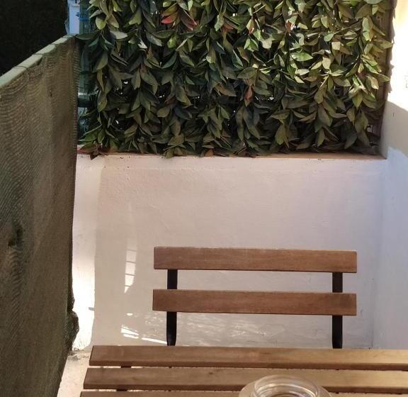 اتاق استاندارد, Linda S Guest House