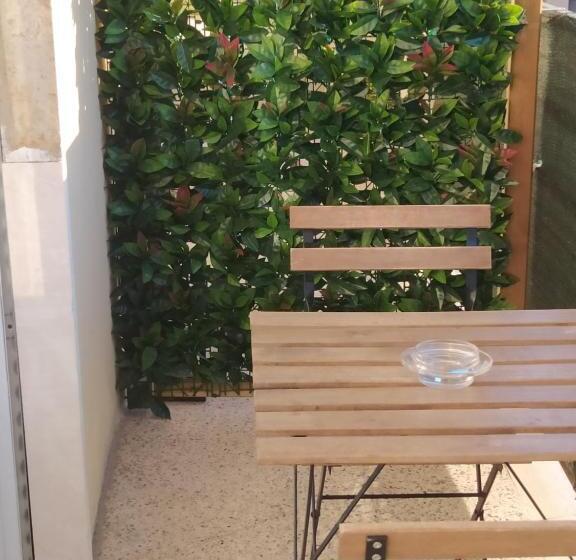 اتاق استاندارد, Linda S Guest House