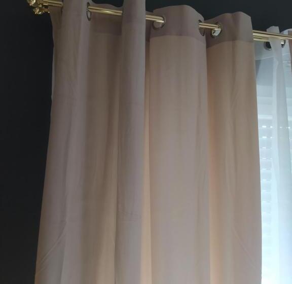 اتاق استاندارد, Linda S Guest House