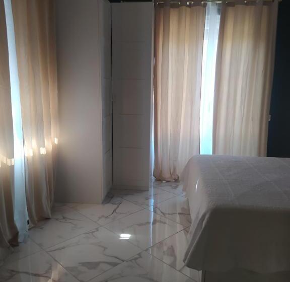 اتاق استاندارد, Linda S Guest House