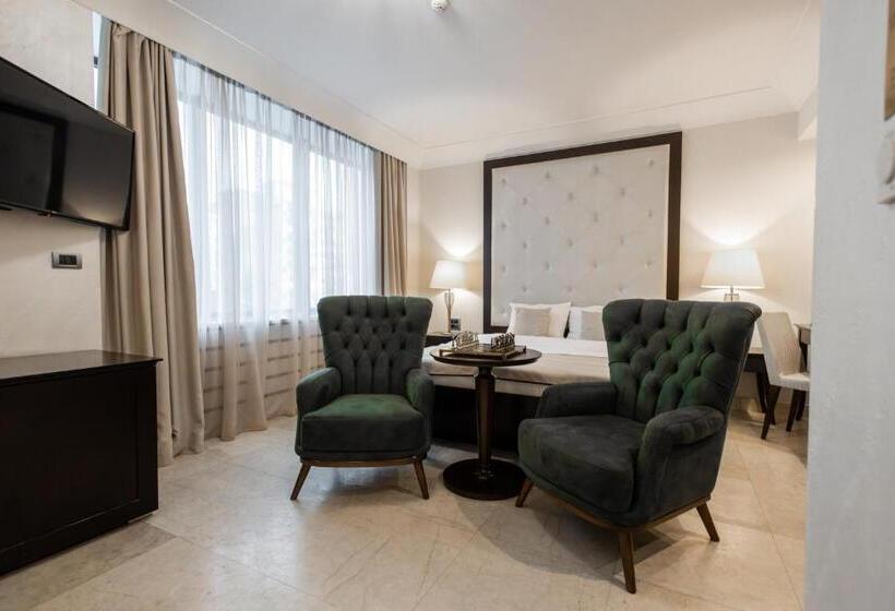 سوئیت با تخت بزرگ, Garni Hotel Ami