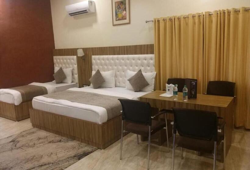 جناح عائلي, Hari Niwas   A Boutique Garden Resort Mount Abu