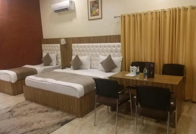 スイート（家族用）, Hari Niwas   A Boutique Garden Resort Mount Abu