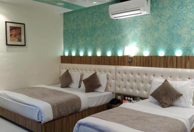 Трехместный Номер Deluxe, Hari Niwas   A Boutique Garden Resort Mount Abu