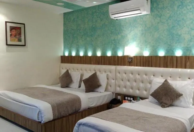 デラックストリプルルーム, Hari Niwas   A Boutique Garden Resort Mount Abu