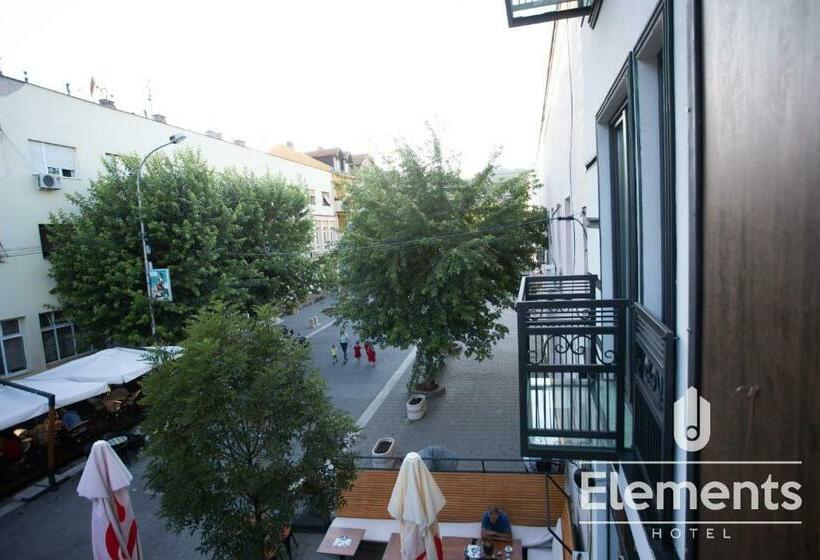 اتاق استاندارد با بالکن, Elements